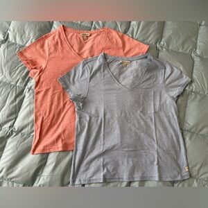 Toad&co set of 2 V Neck tees